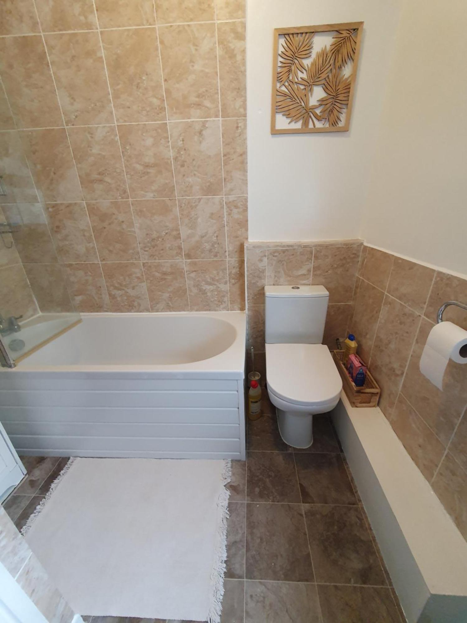 Private Double Room In Кардиф Екстериор снимка